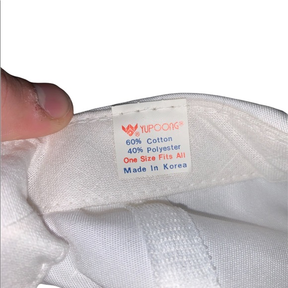 Vintage 90s Cleveland Indians Central Division Champions Patch Snapback Hat - Picture 6 of 7